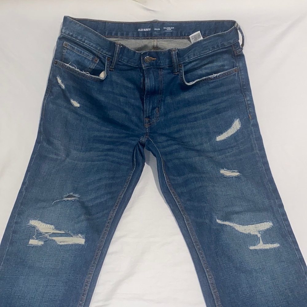 Mens distressed blue jeans , 36x32, Old Navy